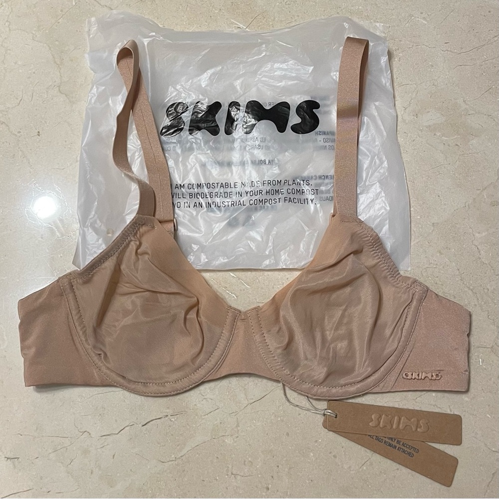 SKIMS NO SHOW MOLDED UNLINED DEMI BRA - CLAY